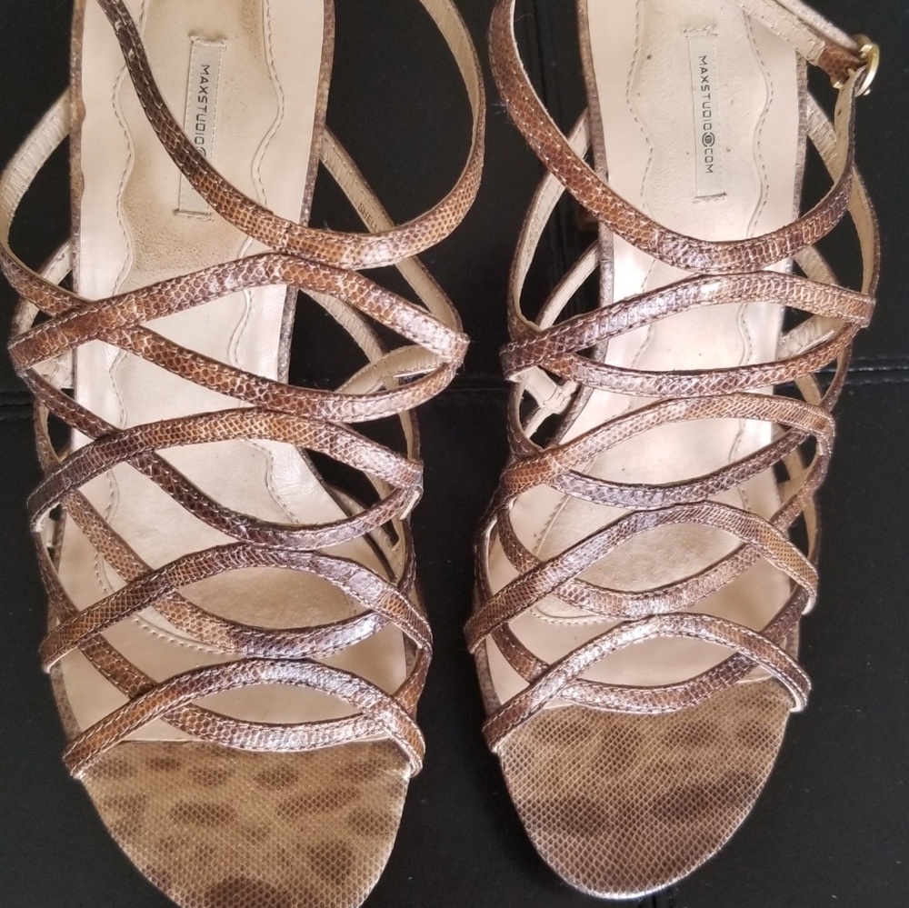 Max Studio strap Sandals - Picture 2 of 3